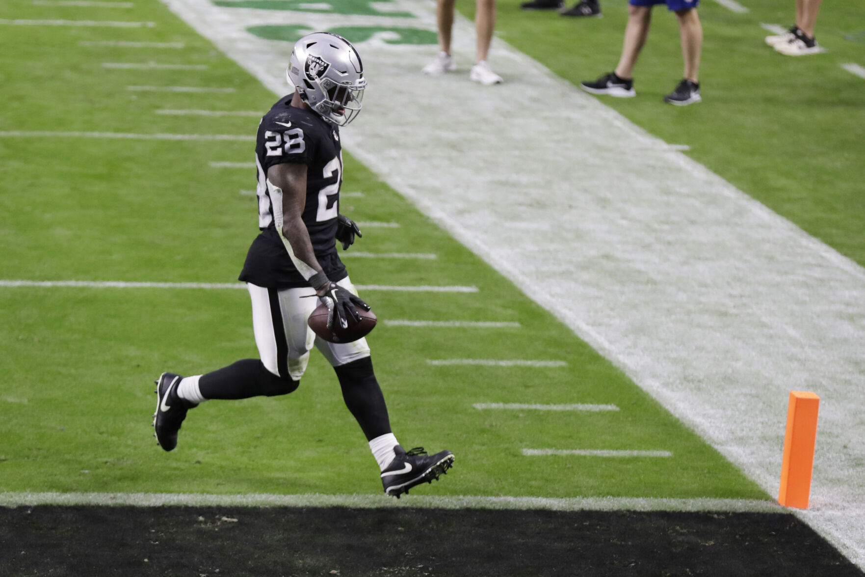 Broncos Raiders Football